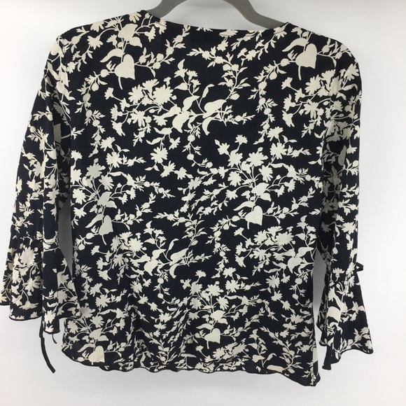 Carlie’s Court V Neck Peasant Top - Picture 2 of 6